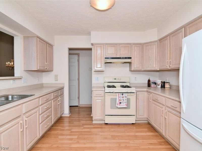 7281 Lilac Court, Unit 13B, North Olmsted, OH 44070 Photo 14