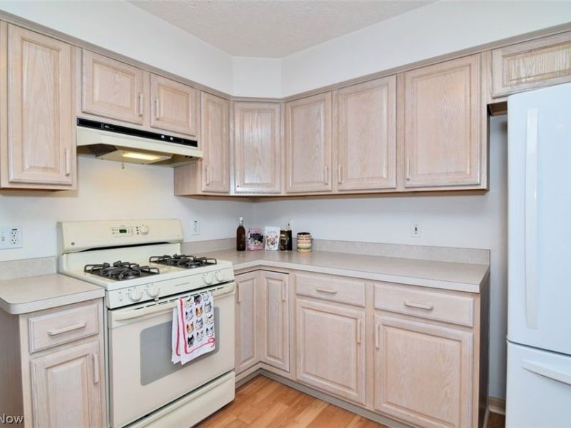 7281 Lilac Court, Unit 13B, North Olmsted, OH 44070 Photo 16