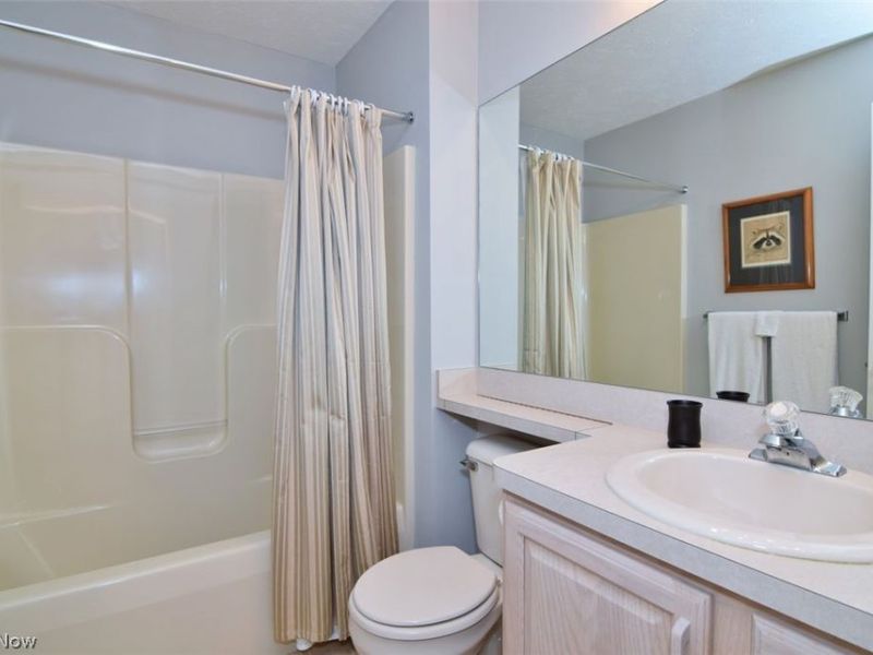 7281 Lilac Court, Unit 13B, North Olmsted, OH 44070 Photo 23