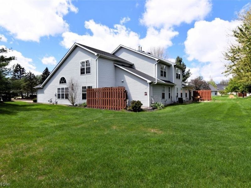 7281 Lilac Court, Unit 13B, North Olmsted, OH 44070 Photo 32