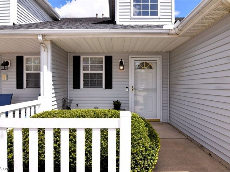 7281 Lilac Court, Unit 13B, North Olmsted, OH 44070 Photo 4