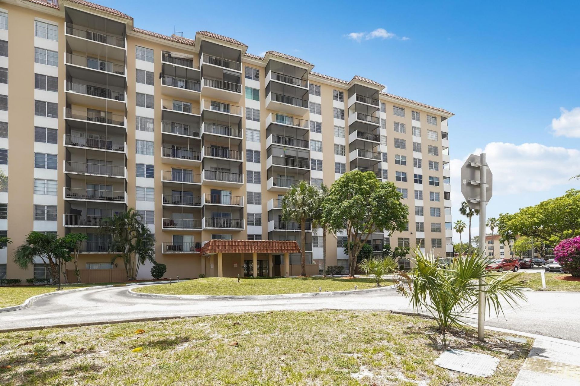 4174 Inverrary Drive, Unit 701, Lauderhill, FL 33319 Photo