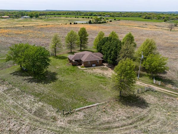 384045 E 1040 Road, Okemah, OK 74859