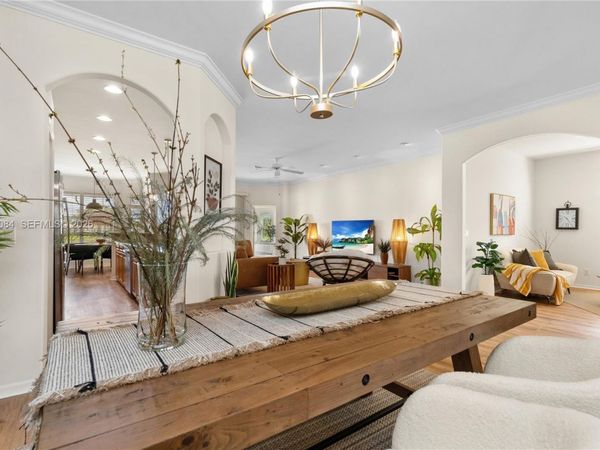 1896 Crestview Way, Naples, FL 34119