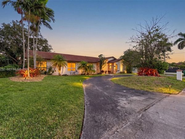 10124 SW 130th Ter , Miami, FL 33176