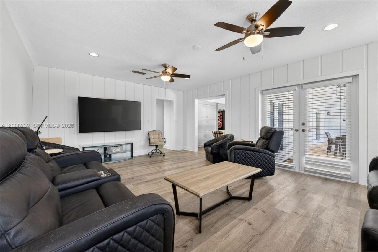 10124 SW 130th Ter , Miami, FL 33176 Photo