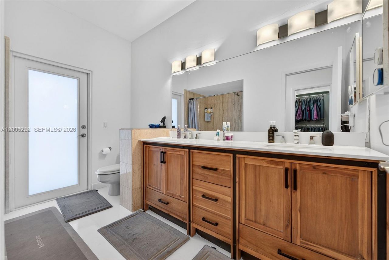 10124 SW 130th Ter , Miami, FL 33176 Photo