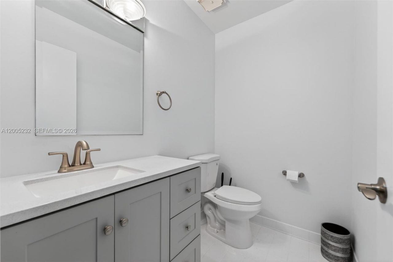 10124 SW 130th Ter , Miami, FL 33176 Photo