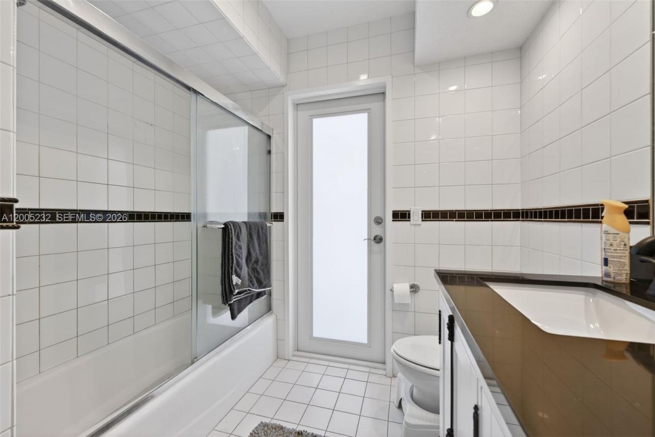 10124 SW 130th Ter , Miami, FL 33176 Photo