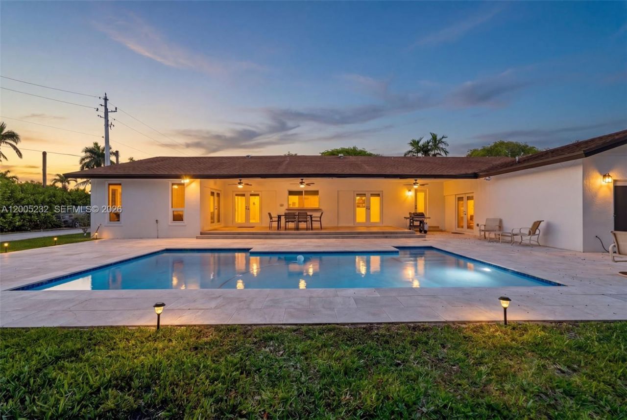 10124 SW 130th Ter , Miami, FL 33176 Photo