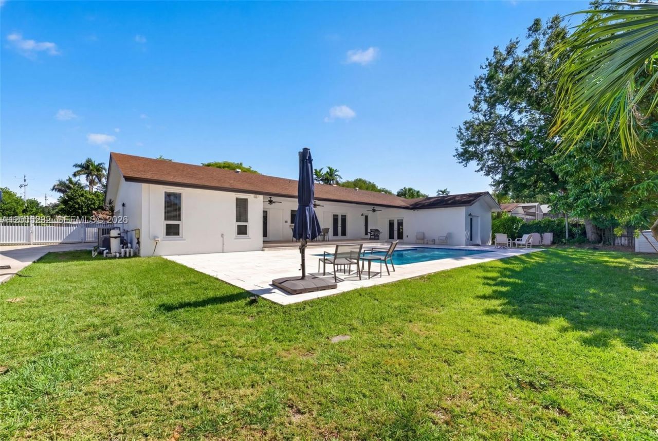 10124 SW 130th Ter , Miami, FL 33176 Photo