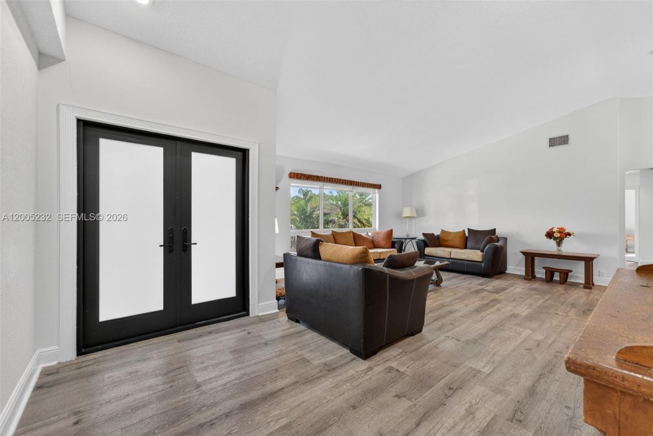 10124 SW 130th Ter , Miami, FL 33176 Photo