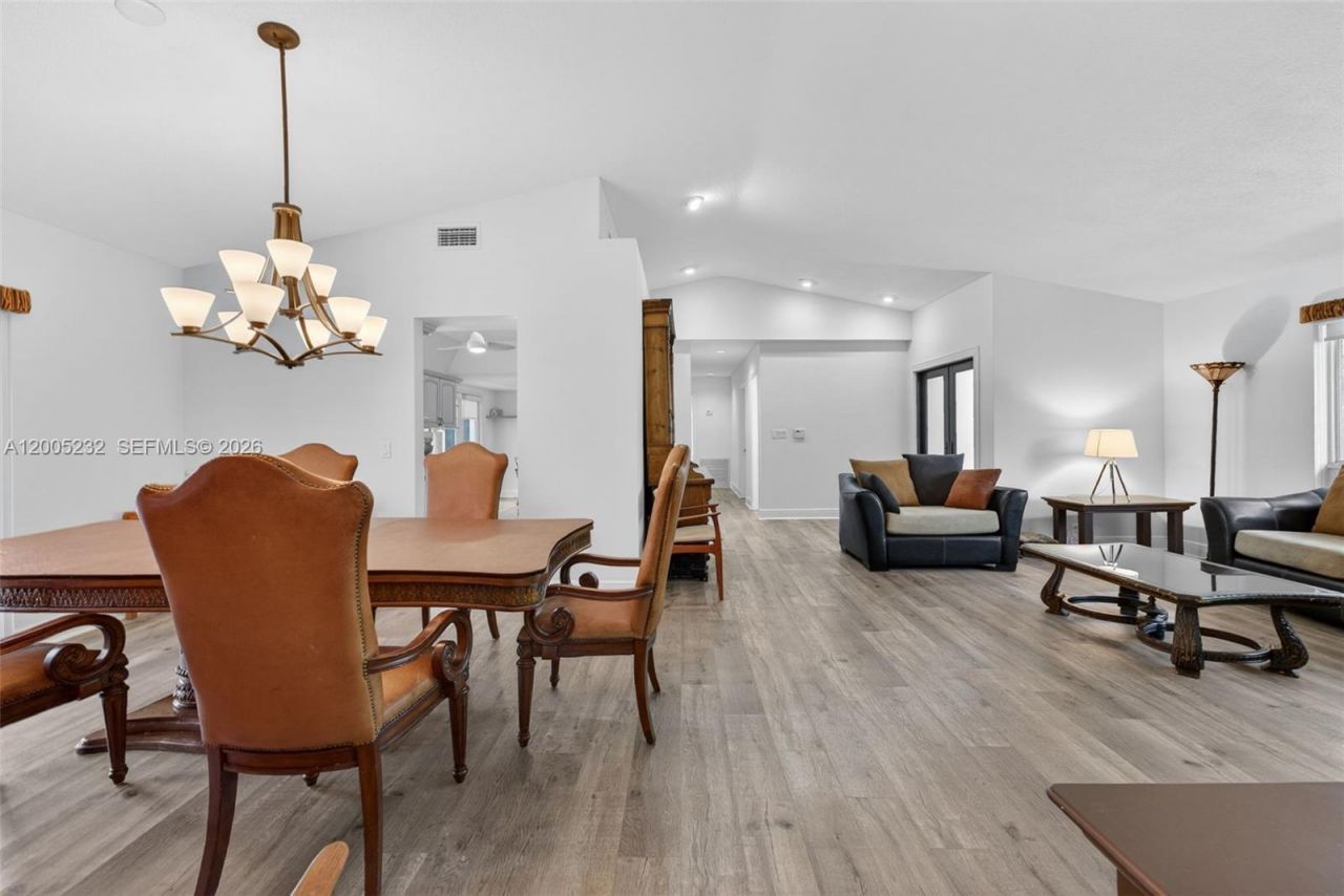 10124 SW 130th Ter , Miami, FL 33176 Photo