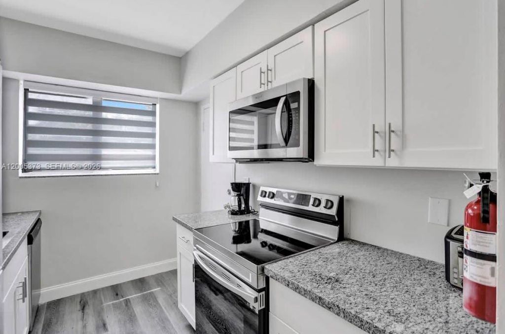 10006 E Bay Harbor Dr, Unit 13, Bay Harbor Islands, FL 33154 Photo