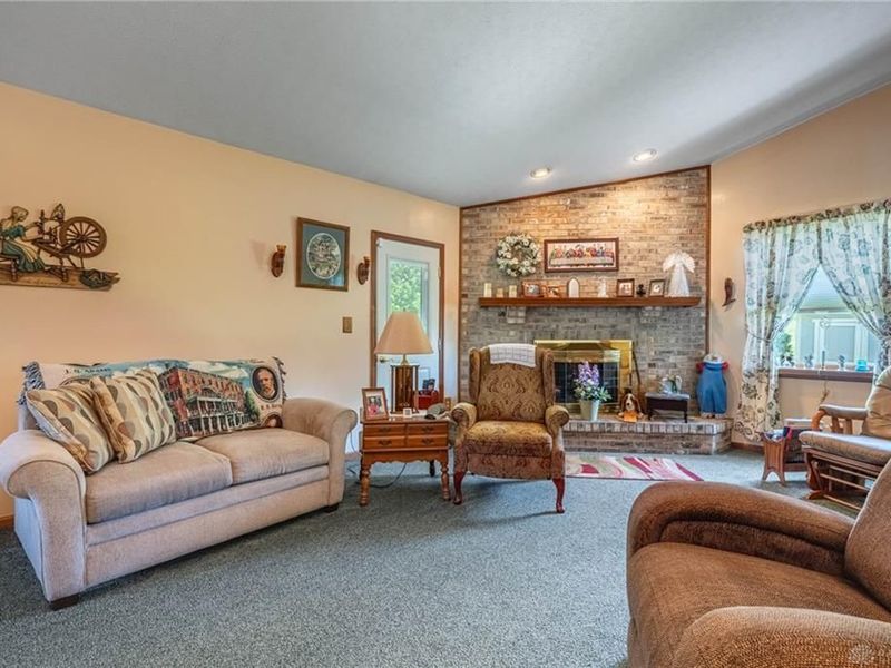 9274 Amchar Court, Centerville, OH 45458 Photo 2