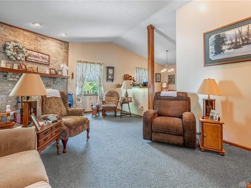 9274 Amchar Court, Centerville, OH 45458 Photo 3