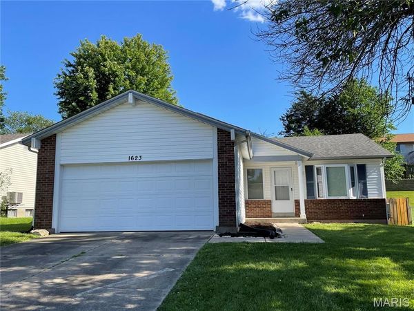 1623 Fairwood Forest Drive , St Peters, MO 63376
