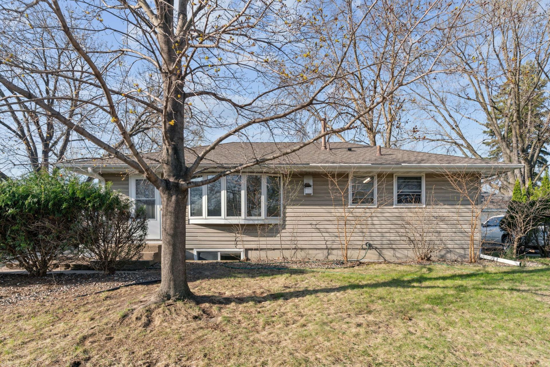 3701 Violet Avenue N, Brooklyn Center, MN 55429 Main Photo