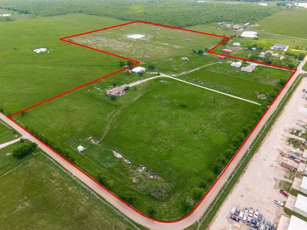 9562 County Road 147 , Kaufman, TX 75142