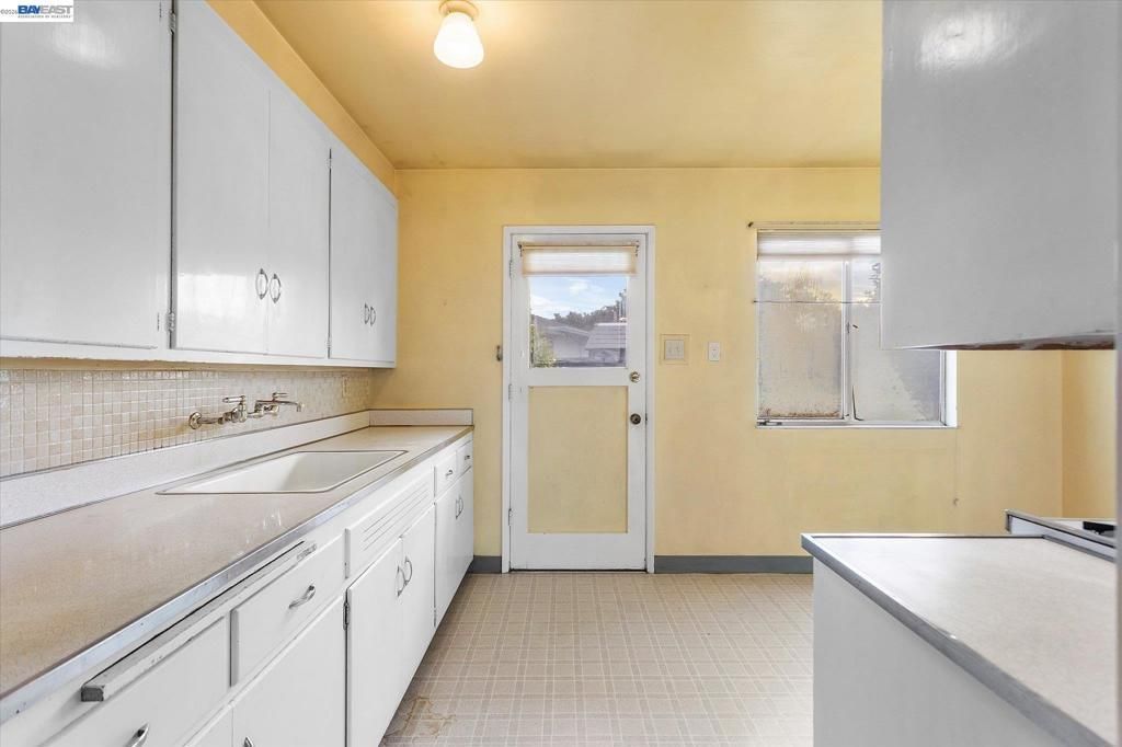 26350 Stryker St, Hayward, CA 94545 Main Photo