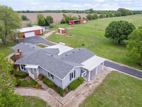 1504 17000 Road, Parsons, KS 67357