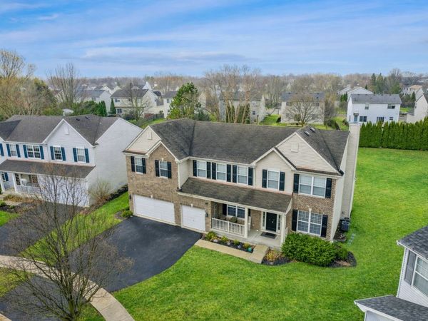 82 Brentwood Drive , Gilberts, IL 60136