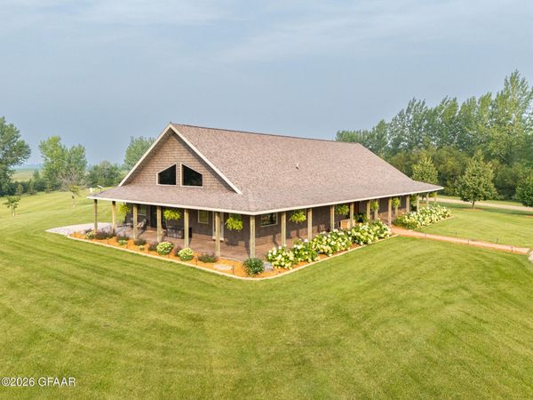 1703 ANNIES Lane NE, Manvel, ND 58256