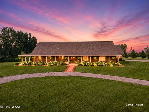 1703 ANNIES Lane NE, Manvel, ND 58256