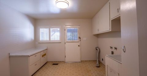 326 W Banbury Dr, Stockton, CA 95207 Photo