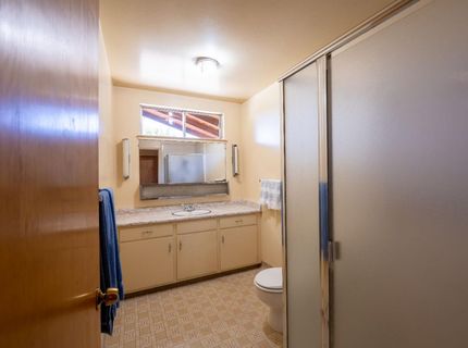 326 W Banbury Dr, Stockton, CA 95207 Photo