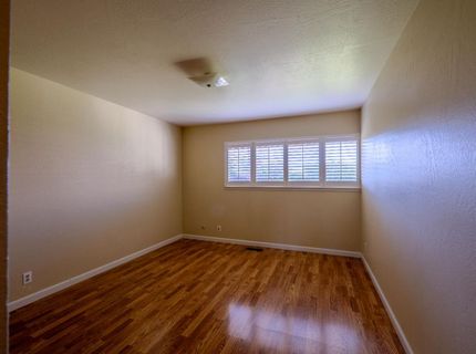 326 W Banbury Dr, Stockton, CA 95207 Photo