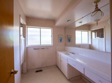 326 W Banbury Dr, Stockton, CA 95207 Photo