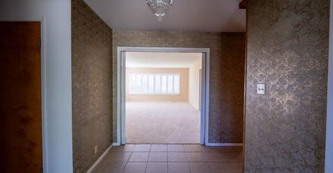 326 W Banbury Dr, Stockton, CA 95207 Photo