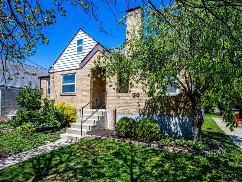 4420 Raceview Avenue, Green Township, OH 45211 Photo 2