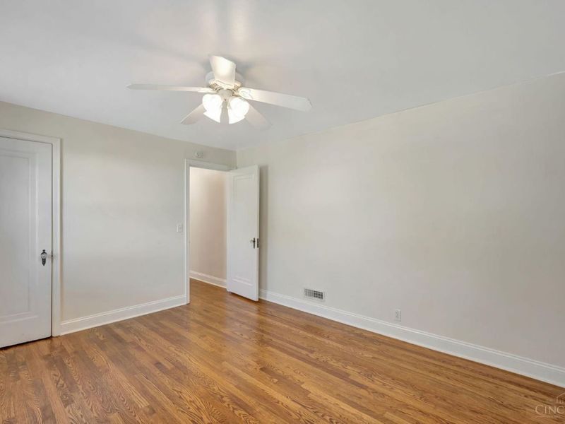 4420 Raceview Avenue, Green Township, OH 45211 Photo 26