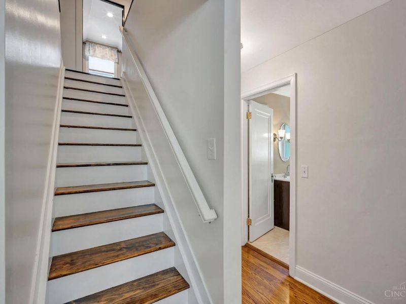 4420 Raceview Avenue, Green Township, OH 45211 Photo 27