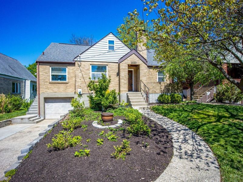 4420 Raceview Avenue, Green Township, OH 45211 Photo 3