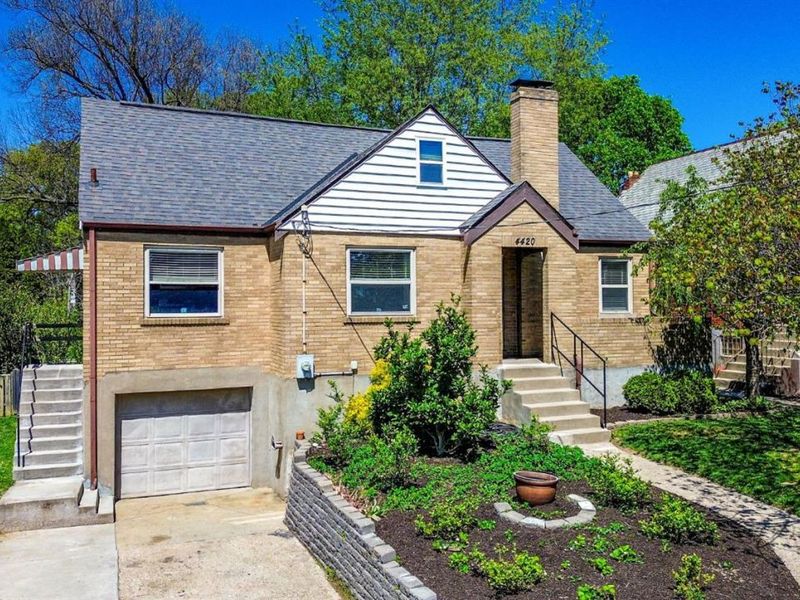 4420 Raceview Avenue, Green Township, OH 45211 Photo 4