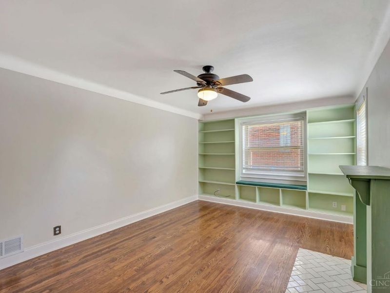 4420 Raceview Avenue, Green Township, OH 45211 Photo 8