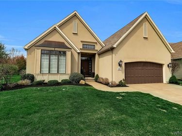 162 Stonham Way , Williamsville, NY 14221