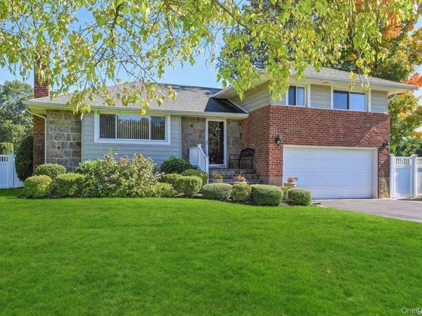 41 Eaton Road , Syosset, NY 11791