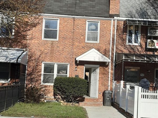 76-25 167th Street, Unit WHOLE HOUS, Fresh Meadows, NY 11366