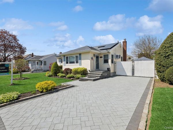 737 Pleasant Avenue, Westbury, NY 11590