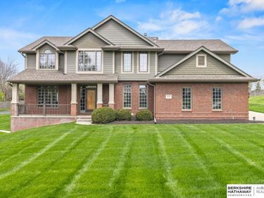 18124 Tammy Trail , Omaha, NE 68135