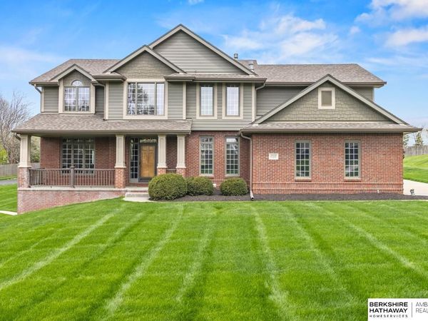 18124 Tammy Trail, Omaha, NE 68135