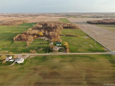 W dewey Street, Owosso, MI 48867