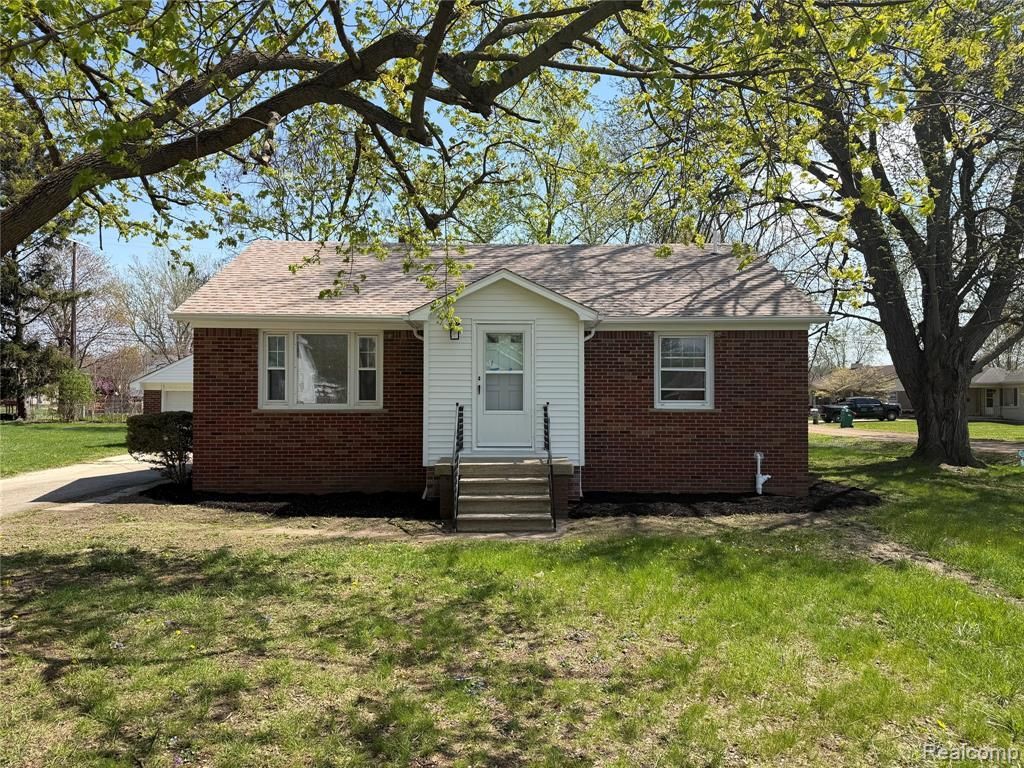 19527 Somers Street, Huron Township, MI 48164 Main Photo