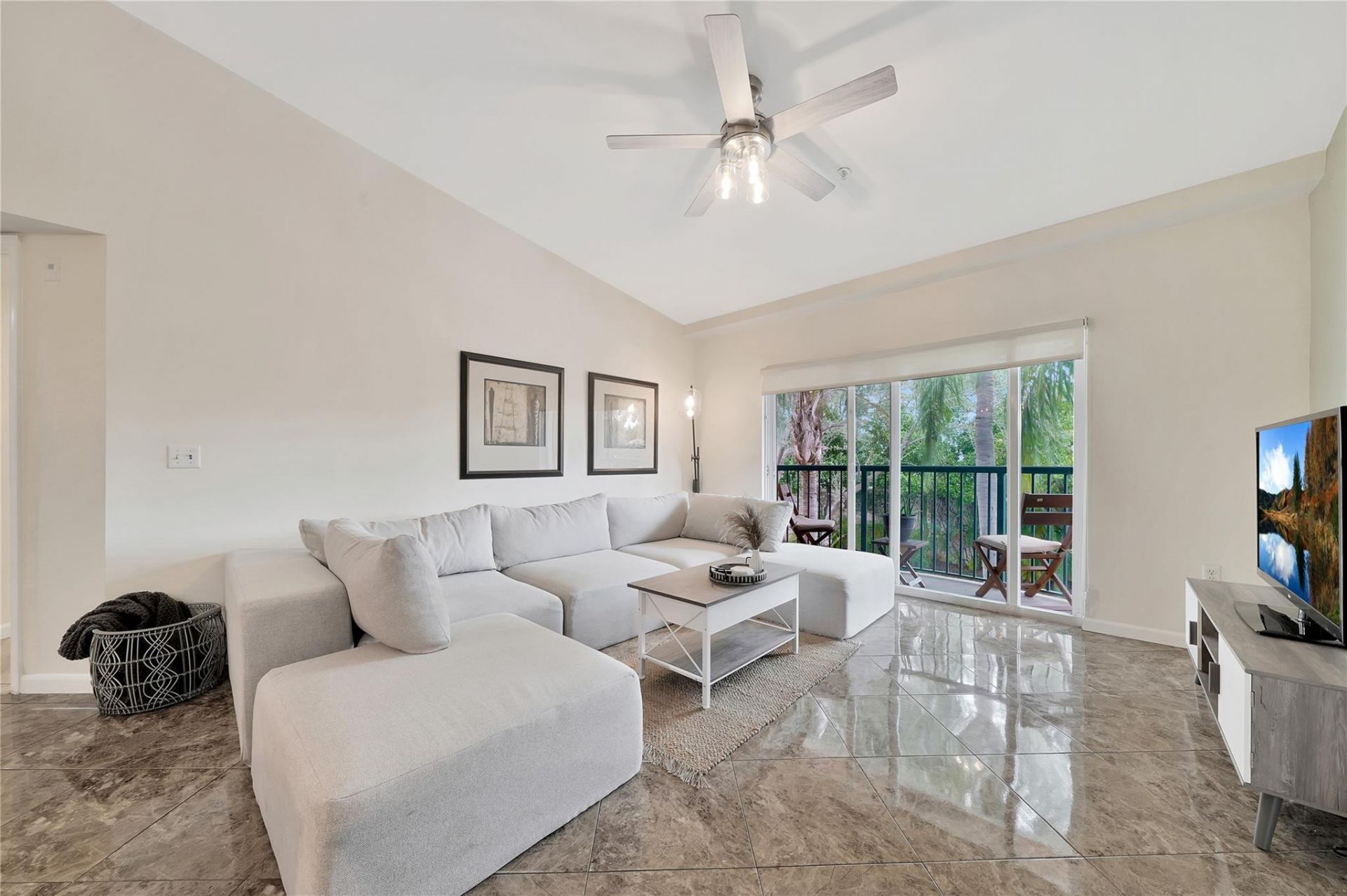 2005 SE 10th Avenue, Unit 419, Fort Lauderdale, FL 33316 Photo