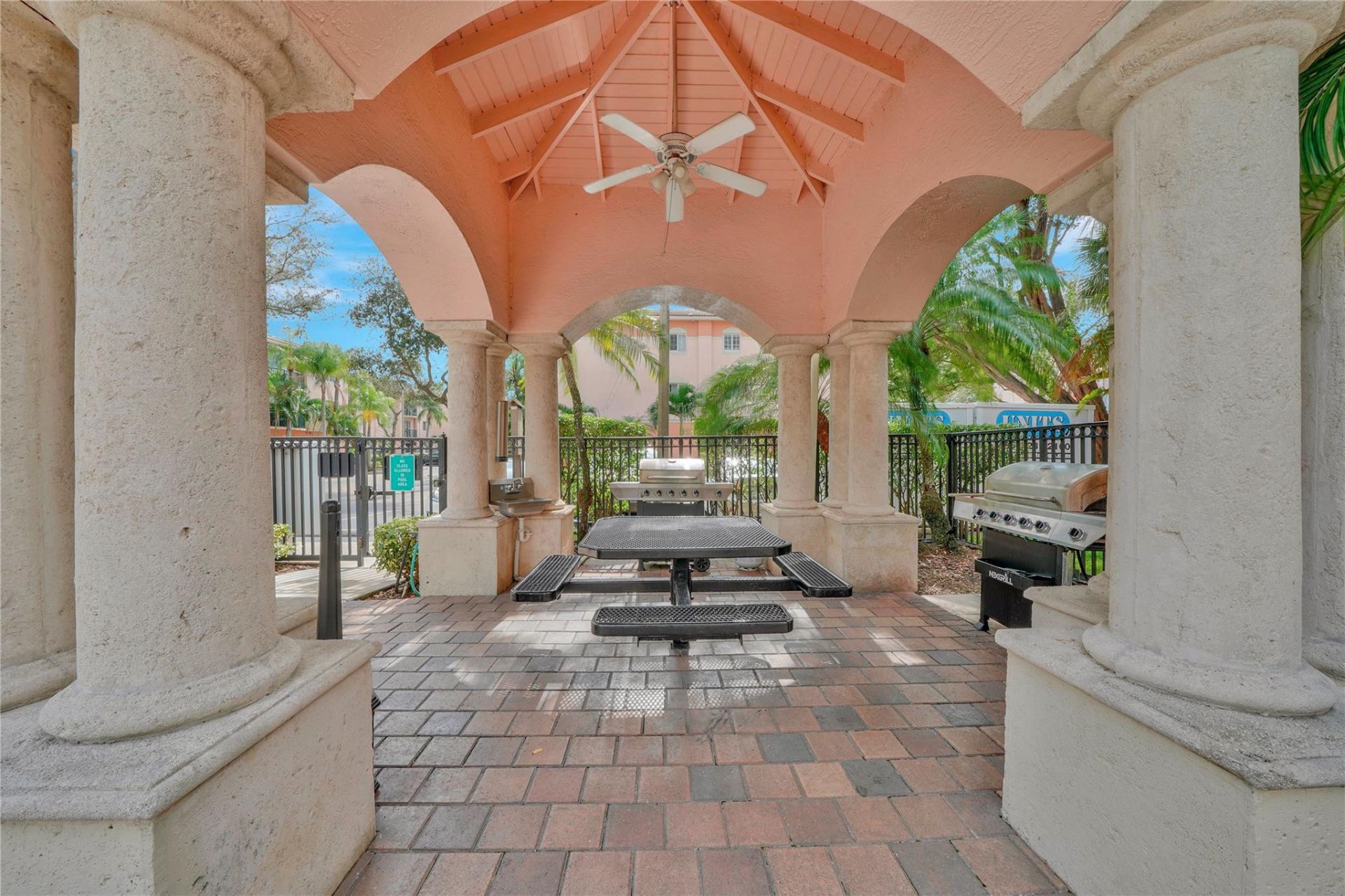 2005 SE 10th Avenue, Unit 419, Fort Lauderdale, FL 33316 Photo
