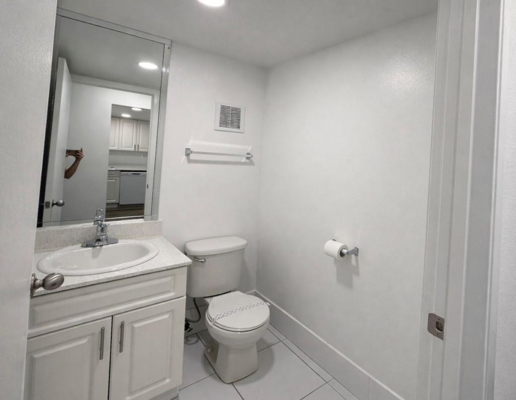 17350 NW 68th Avenue, Unit 300-404, Hialeah, FL 33015 Photo